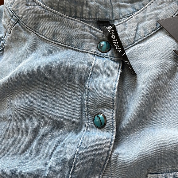 NWT Lightweight Chambray Denim Raw Hem Belted Button-down Dress - Picture 4 of 4